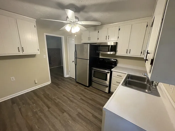 1060 Sourwood Ct #1060 — Photo 6