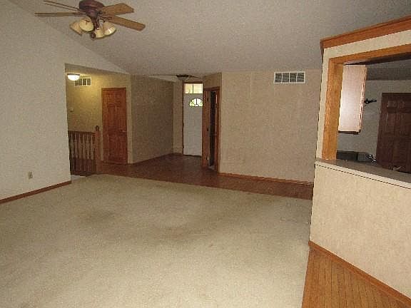 4th image of 2359 Abbey Knoll Dr
