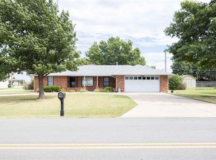 1602 S 13th St, Blackwell, OK 74631