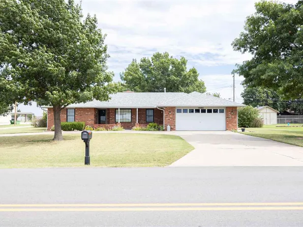 1602 S 13th St, Blackwell, OK 74631
