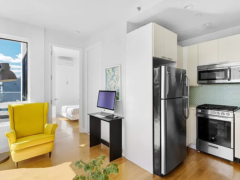1433 De Kalb Ave #6A — Photo 3