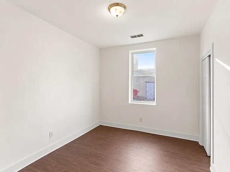 38 Tyler St #2 — Photo 11