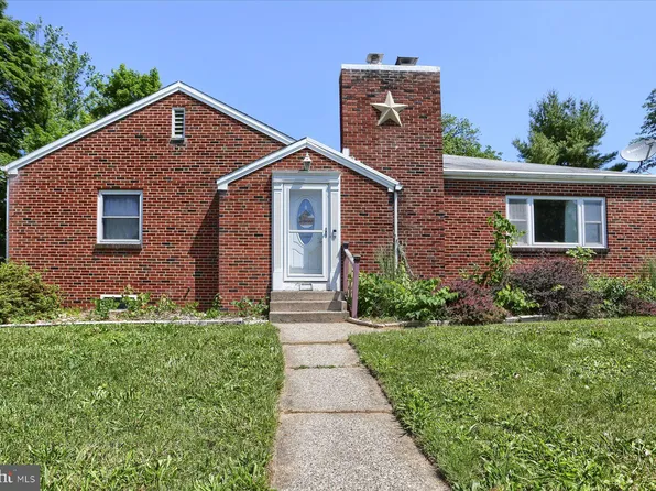 2900 Hillside St, Harrisburg, PA 17109