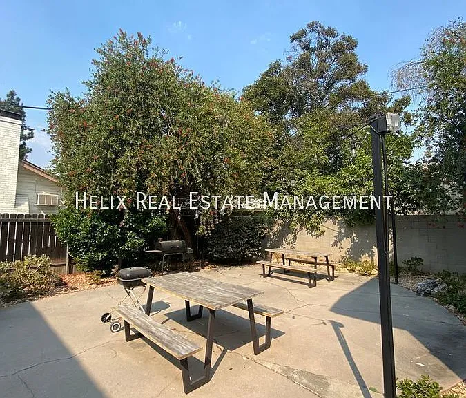 523 E Live Oak Ave #B — Photo 16