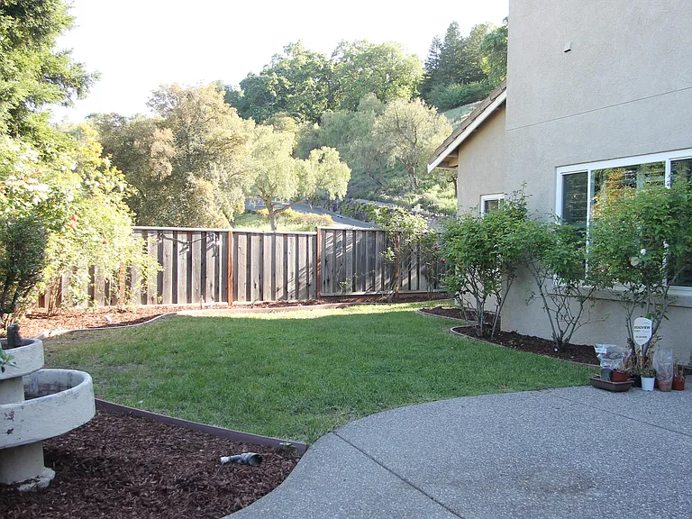 600 Bourne Ct — Photo 37