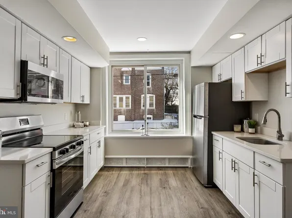 720 W 11th St, Chester, PA 19013