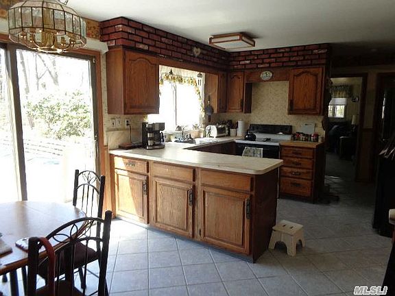 2nd image of 4 Haven Ct