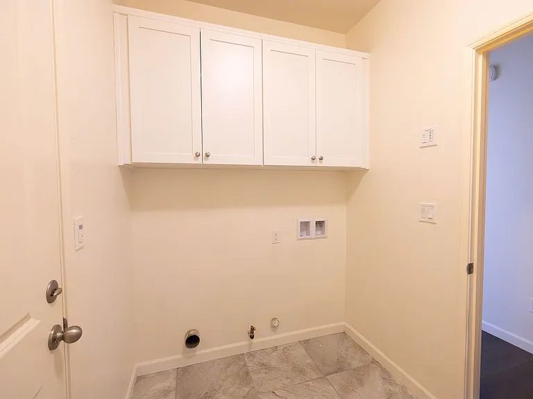 1604 Sidonia St — Photo 23