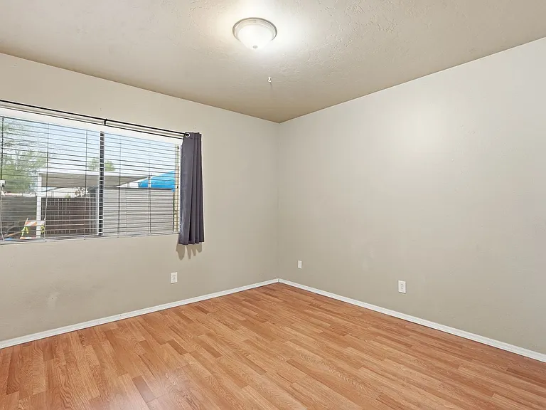 213 W Virginia St — Photo 15