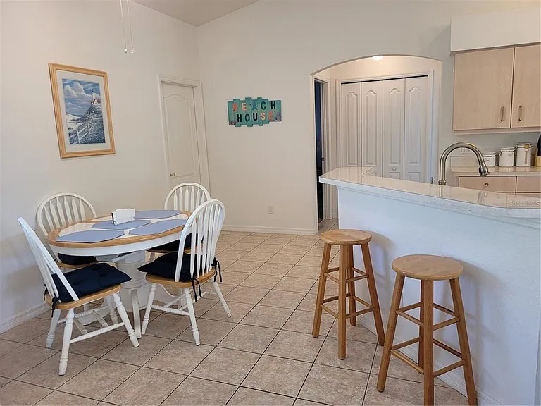 72 Long Meadow Ct — Photo 6