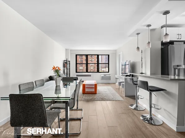 301 East 63rd Street 9F image 3 of 30