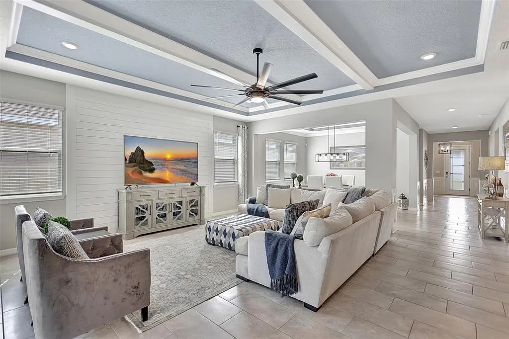 4 bed, 3.5 bath, 2828 sqft, $3,950 — Photo 3