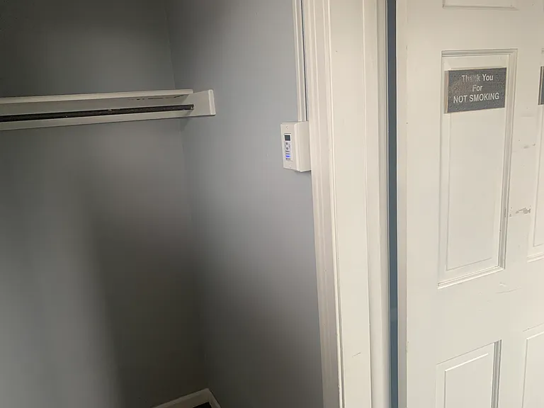 1094 E Lovejoy St #1 — Photo 8