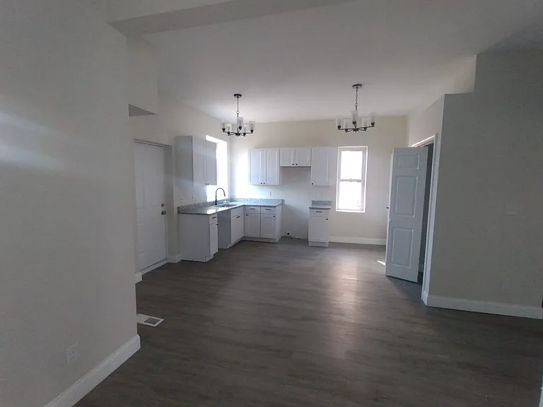 2323 Patterson Ave — Photo 18
