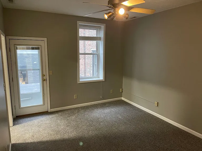 511 Columbia St — Photo 12