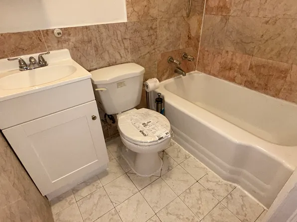 118 Bainbridge Street image 4 of 9