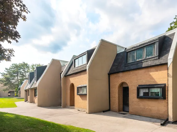 47 Valley Woods Rd, Toronto, ON M3A 2R5