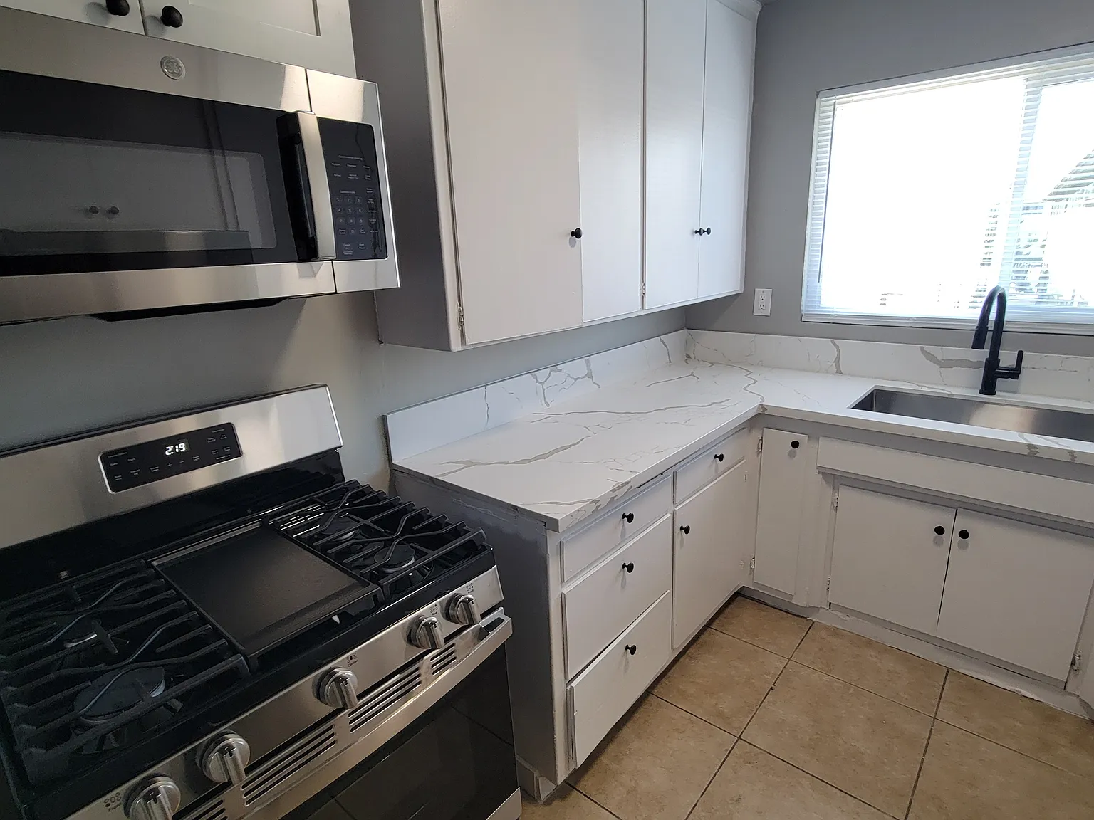 1 bed, 725 sqft, $1,645 — Photo 3