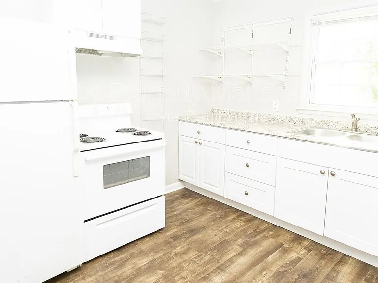 5200 Fagan St — Photo 1