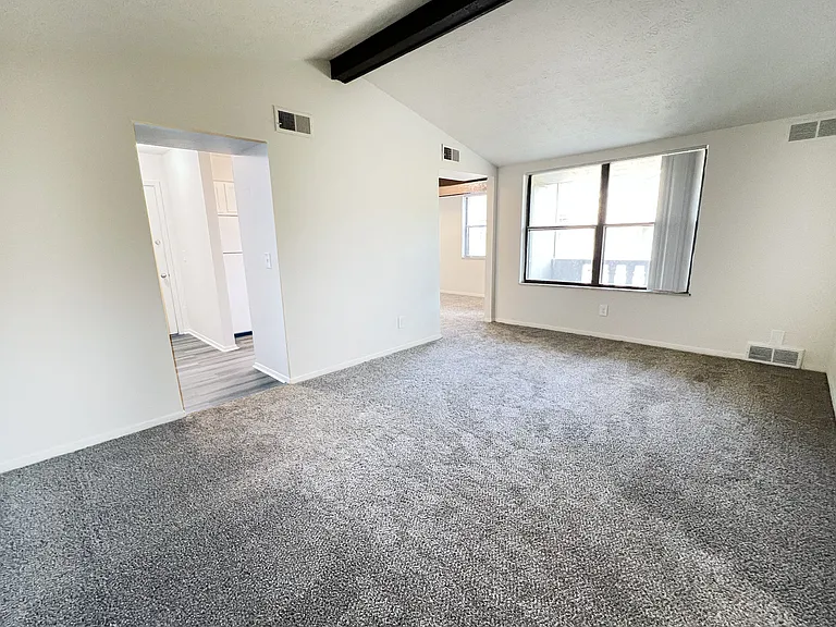 Four Worlds Apartments — Photo 66