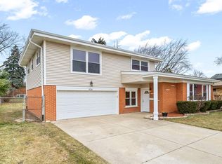 320 S Dale Ave, Arlington Heights, IL 60004