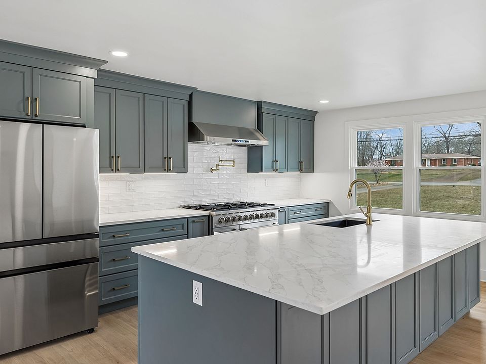 1st image of 4080 Hunters Point Park