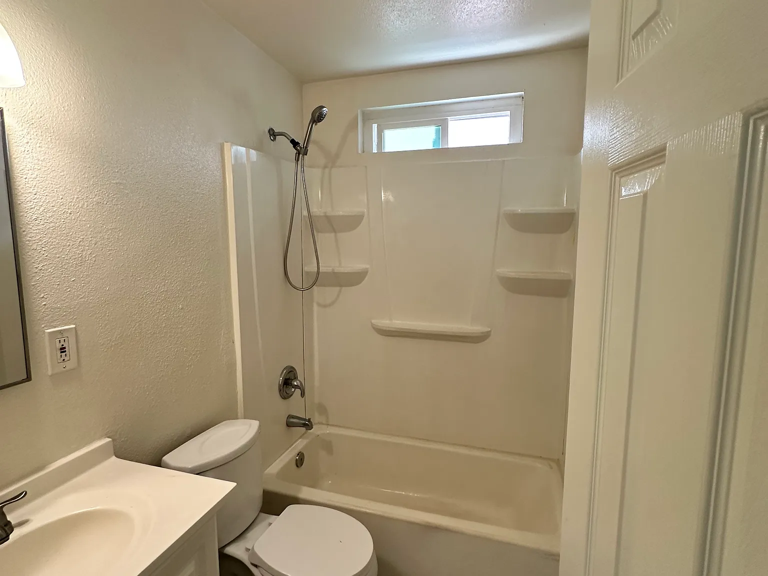 2 bed, 700 sqft, $2,250 — Photo 3