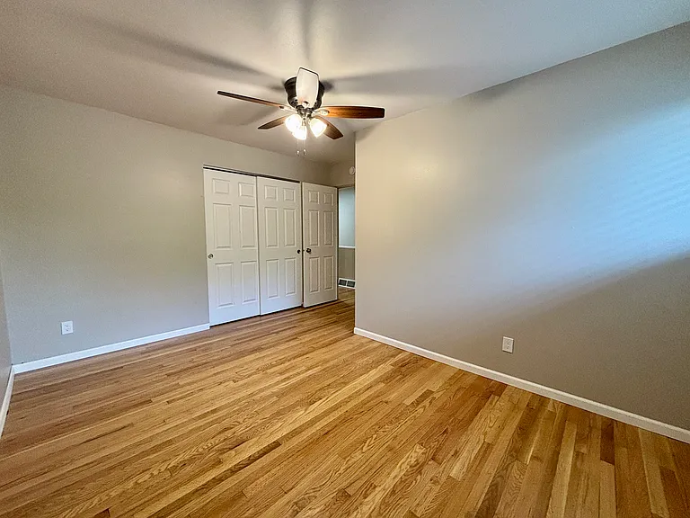 1105 Catalpa Cir — Photo 22