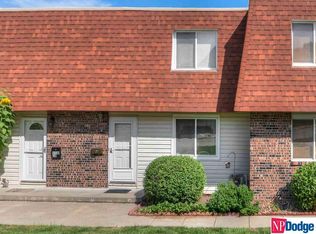 1120 Delmar St APT 1E, Papillion, NE 68046