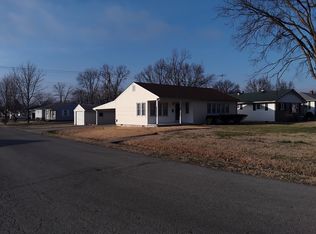 515 S 3rd St, Chaffee, MO 63740