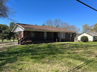 1700 Maplecrest Ln, Fultondale, AL 35068