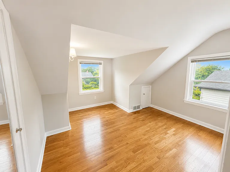 1142 Lilac Ave #1 — Photo 3