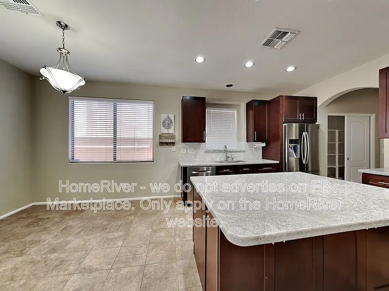 4 bed, 3.0 bath, 2984 sqft, $3,299 — Photo 2