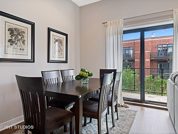 5th image of 2104 W Belmont Ave #3W
