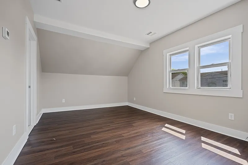 2 bed, 1.0 bath, $2,150 — Photo 2