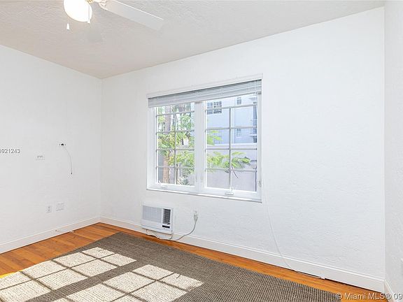 2nd image of 732 Euclid Ave APT 6