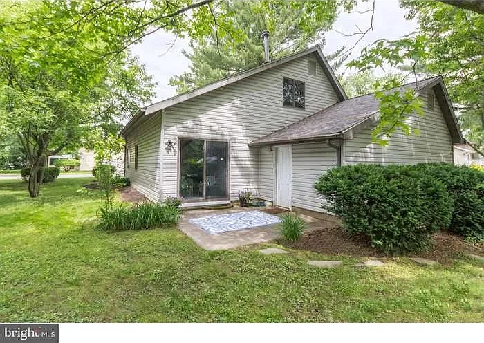 21 Cornwall Dr — Photo 24