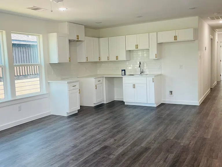 8414 Sandra St #A — Photo 2