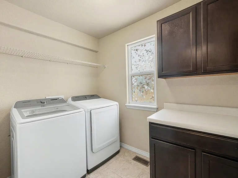 2721 Bridle Dr — Photo 12