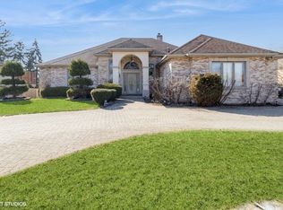 4N240 7th Ave, Addison, IL 60101