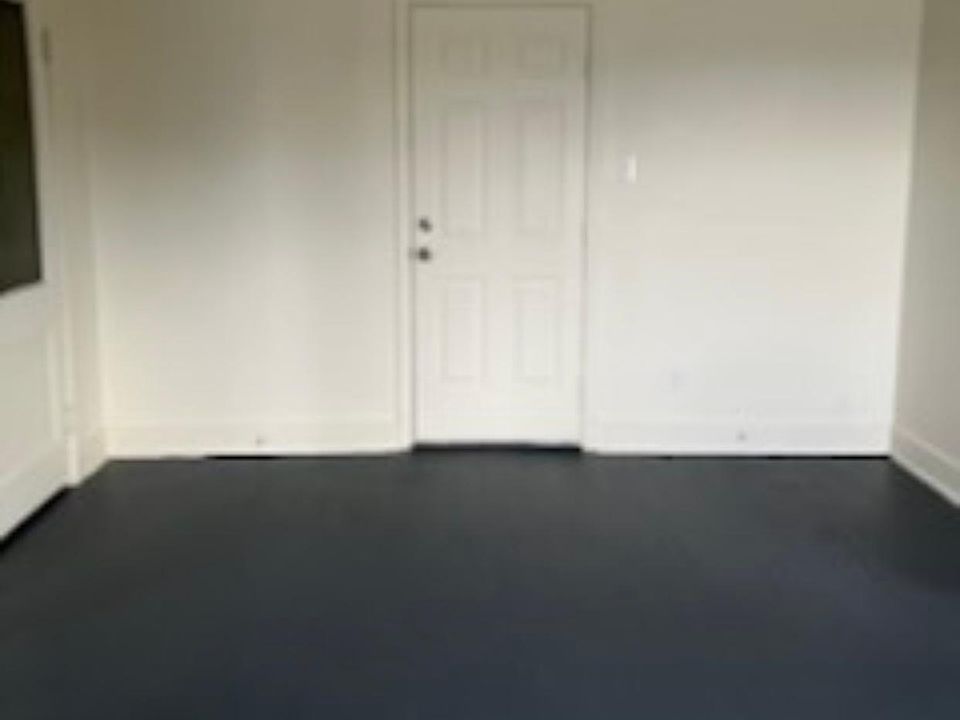 2nd image of 109 S Vine St #201
