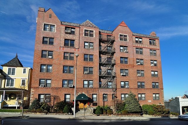 1st image of 19 S Broadway APT 3F