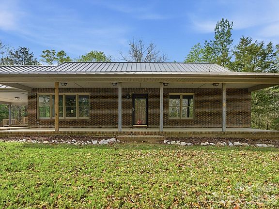 2nd image of 3090 Goblet Rd