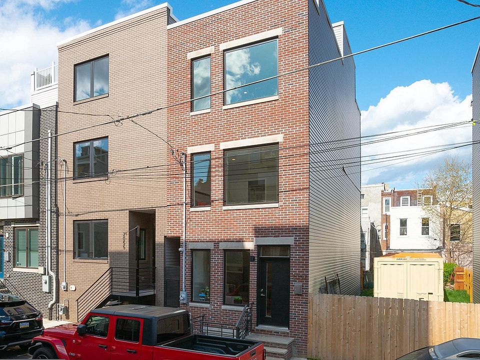 1st image of 2050 E York St