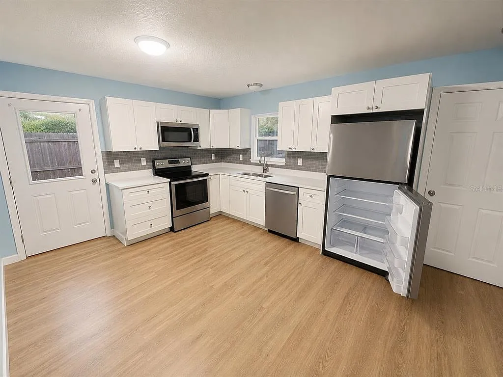 4 bed, 2.0 bath, 1235 sqft, $3,600 — Photo 2