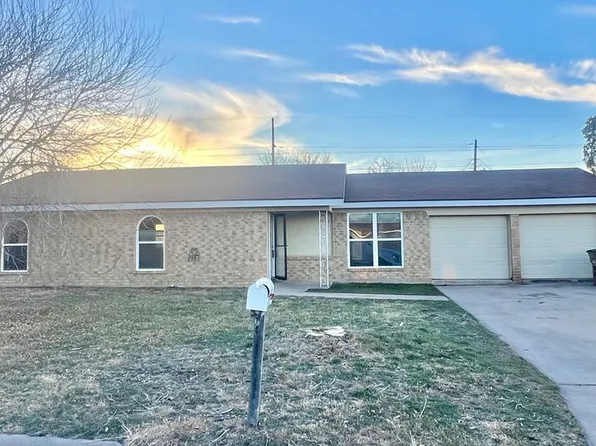 3025 Catalina Dr, San Angelo, TX 76901