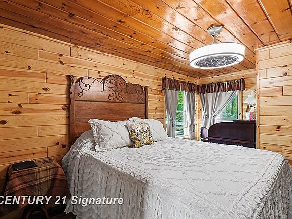 2nd image of 5757 Oak Rd