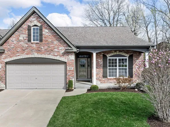 315 Revolution Dr, Saint Peters, MO 63376