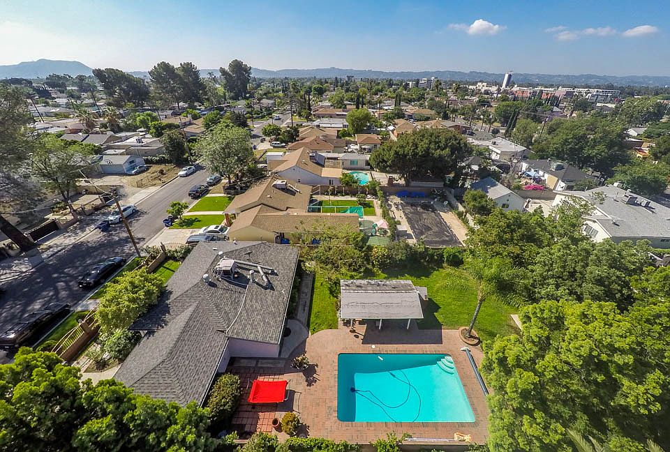 1st image of 6735 Gentry Ave
