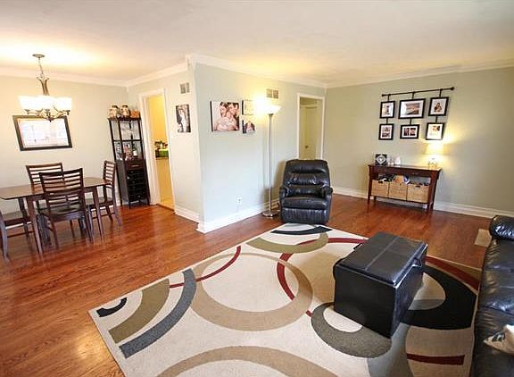 5th image of 912 Woodbine Dr